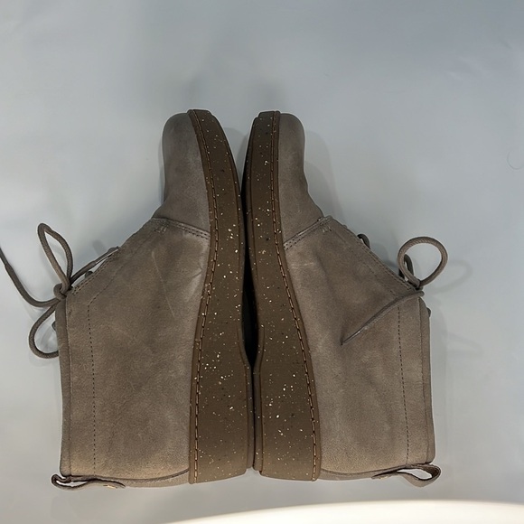 Dansko Ellen bootie size 39 relaxed suede upper in taupe color - Picture 7 of 17